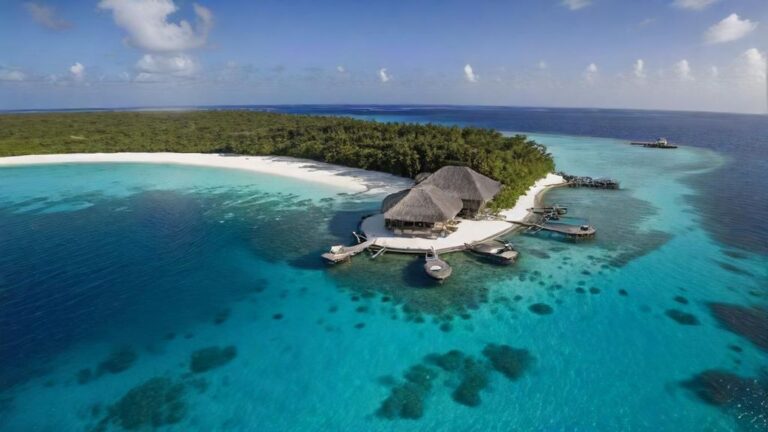 Ecoturismo nas Maldivas: Resorts que Preservam Corais